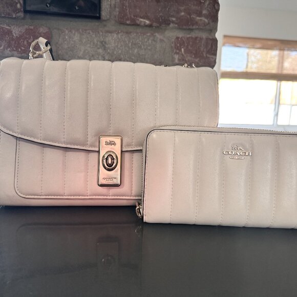 Coach cross body purse WITH matching wallet - Picture 1 of 9